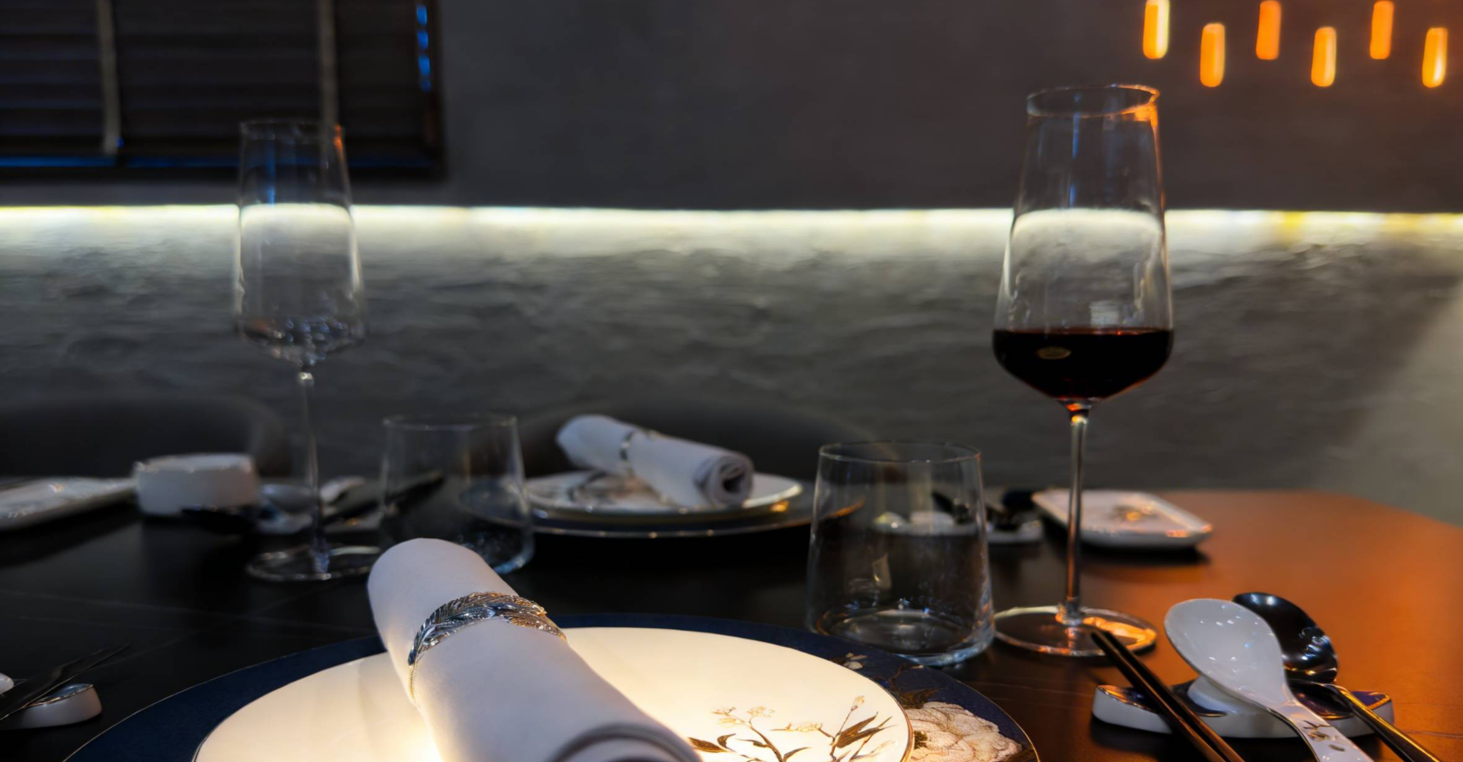 榕億の予約制プライベートダイニングを紹介するスライド